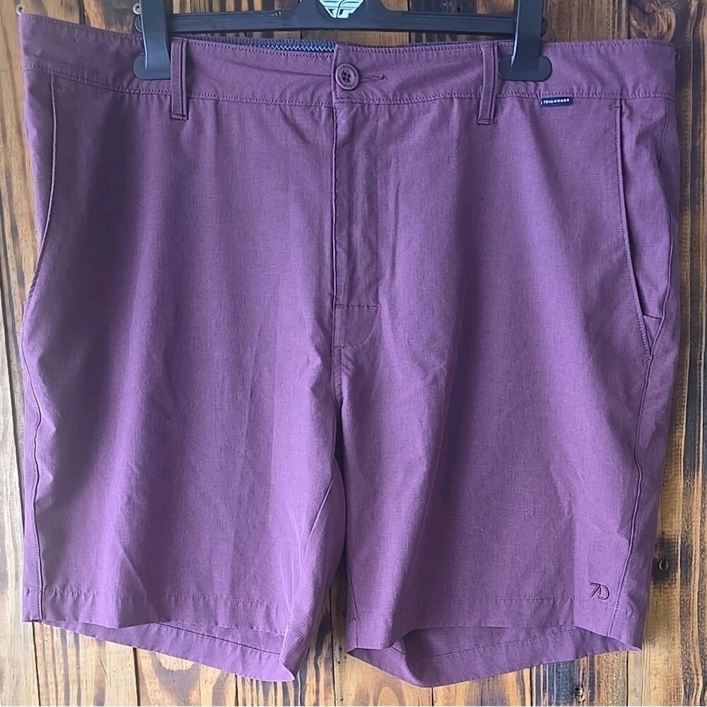 7 Diamonds Men's Dynamic Performance 8" Shorts Plum, Size 38